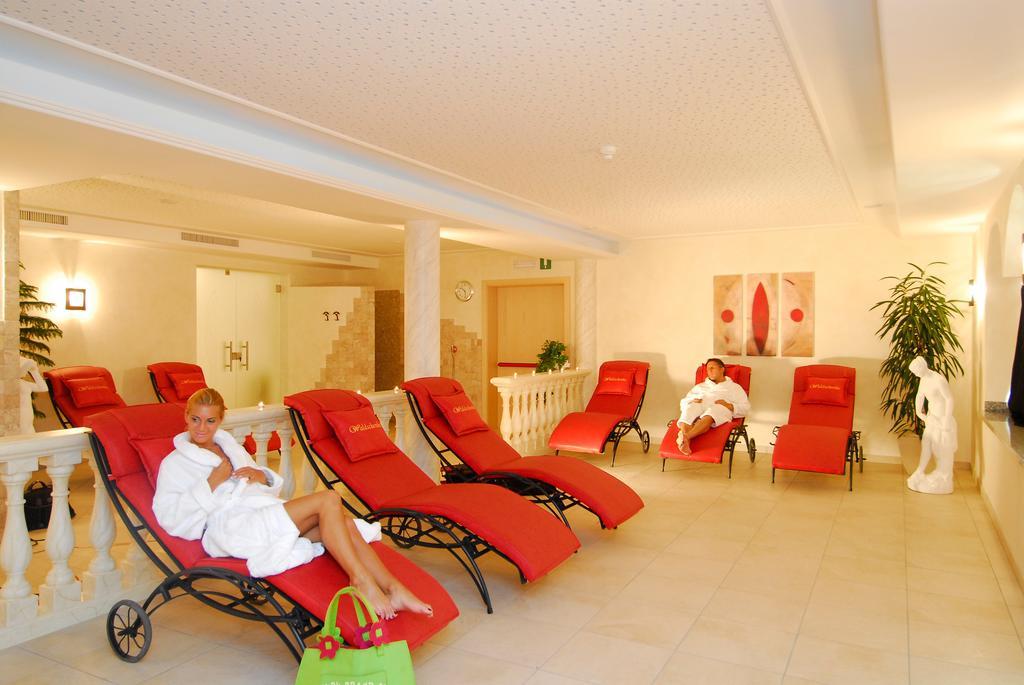 Hotel Gasthof Waldschenke Marlengo Eksteriør billede